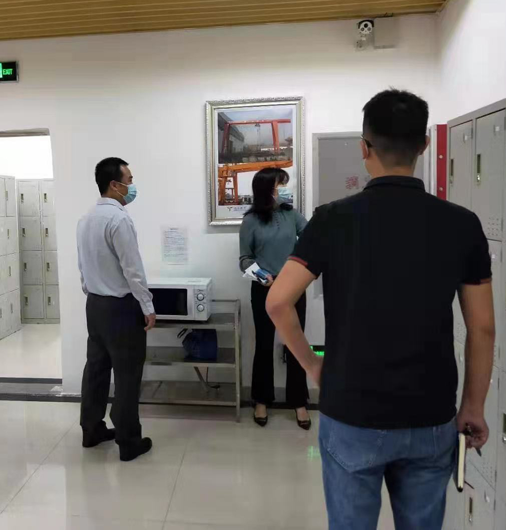 龙华区领导到我校视察